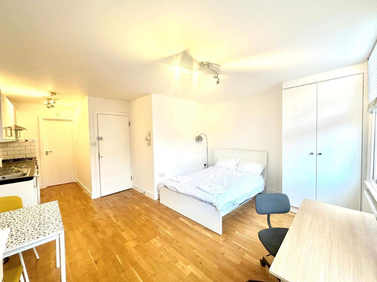 139 Guest House Camden Town London Exteriör bild